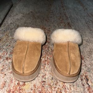 Platform Ugg Slippers (Chestnut color)